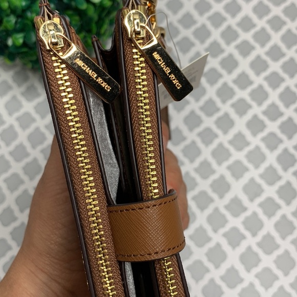 NWT MICHAEL KORS Jet Set Travel large double zip wristlet - Picture 7 of 12